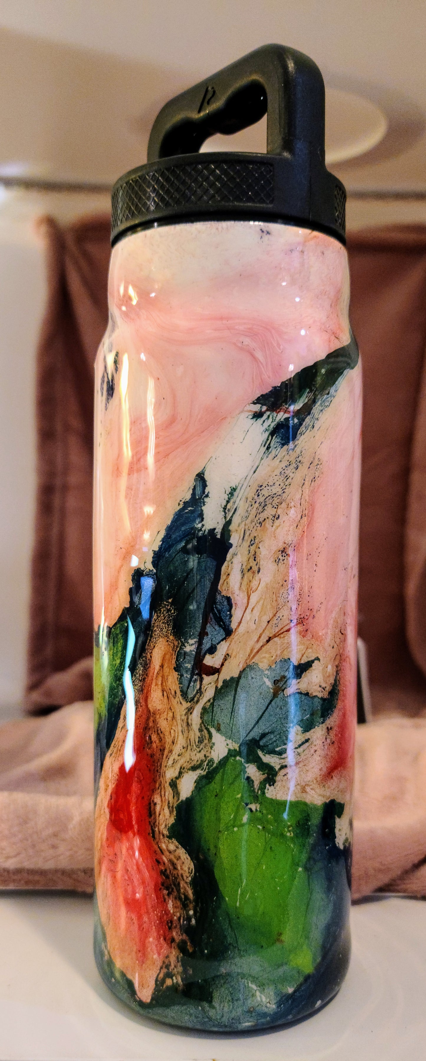 Custom Handcrafted Water Bottle – Pink 20oz Double-Walled Stainless Steel